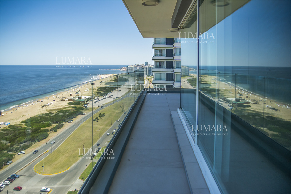 Apartamento ID.2845 - Espectacular planta en LE PARC III, Esquinero en venta