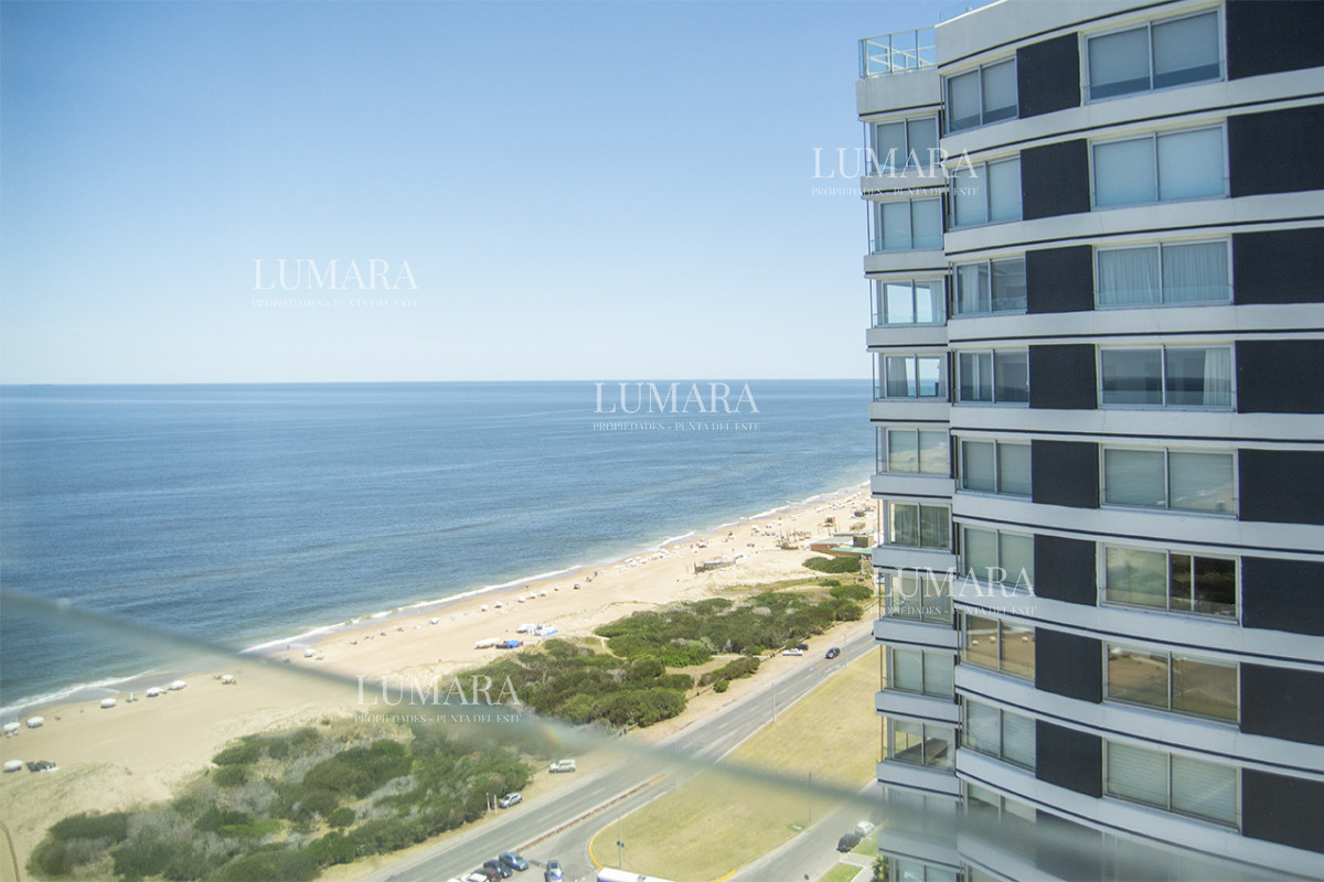 Apartamento ID.2845 - Espectacular planta en LE PARC III, Esquinero en venta