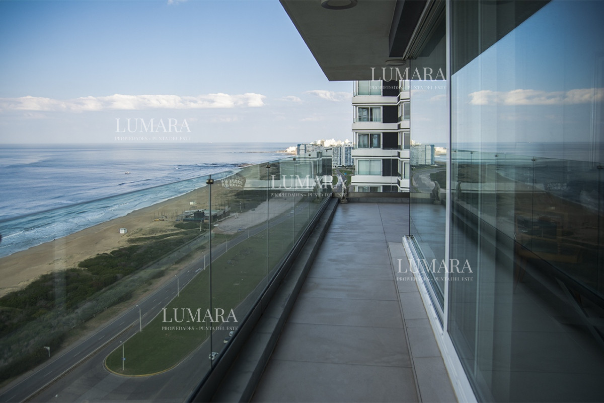 Apartamento ID.2845 - Espectacular planta en LE PARC III, Esquinero en venta