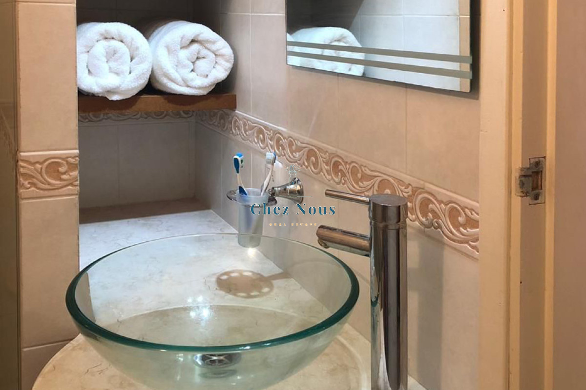 Apartamento ID.697 - Departamento de 3 dormitorio con parrillero en venta , ultimo piso frente al mar, Punta del Este