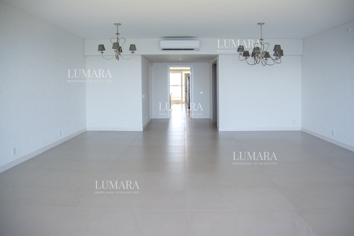 Apartamento ID.2845 - Espectacular planta en LE PARC III, Esquinero en venta