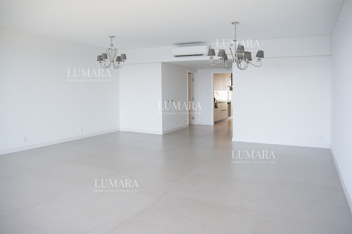 Apartamento ID.2845 - Espectacular planta en LE PARC III, Esquinero en venta