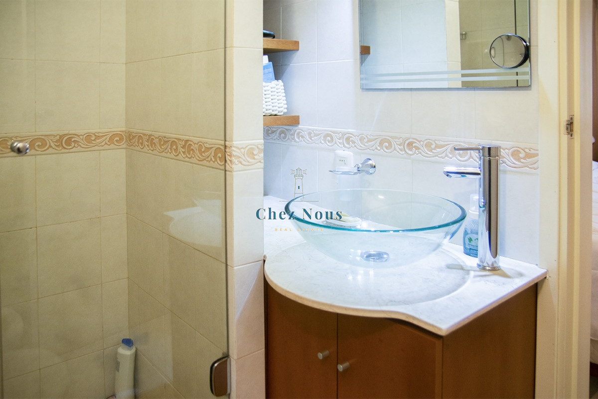 Apartamento ID.697 - Departamento de 3 dormitorio con parrillero en venta , ultimo piso frente al mar, Punta del Este