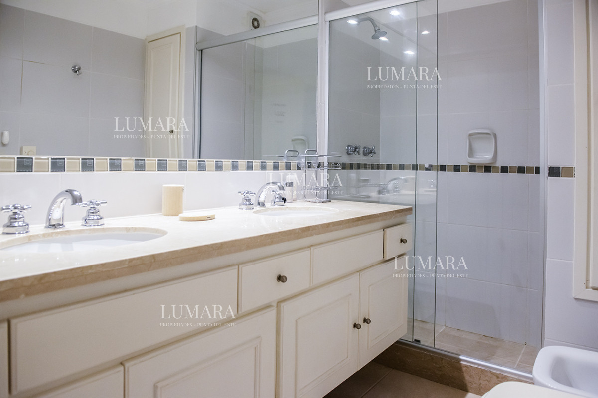 Apartamento ID.2740 - En venta Elegante apartamento en San Rafael, Punta del Este