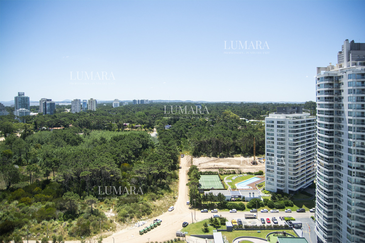 Apartamento ID.2845 - Espectacular planta en LE PARC III, Esquinero en venta