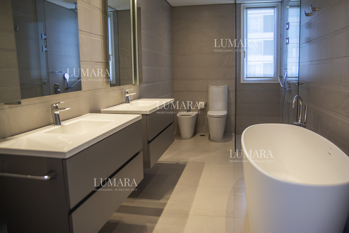 Apartamento ID.2845 - Espectacular planta en LE PARC III, Esquinero en venta
