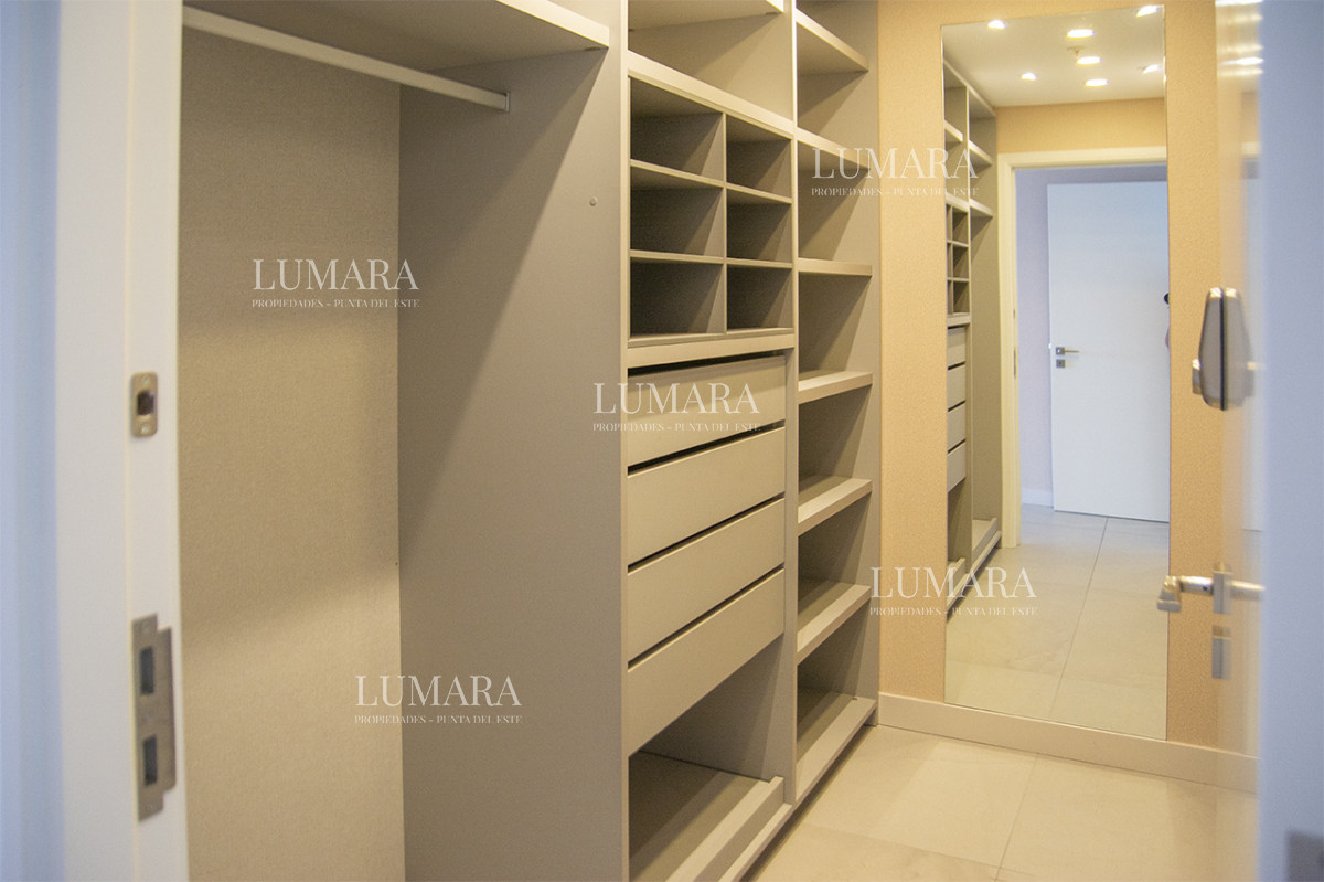 Apartamento ID.2845 - Espectacular planta en LE PARC III, Esquinero en venta