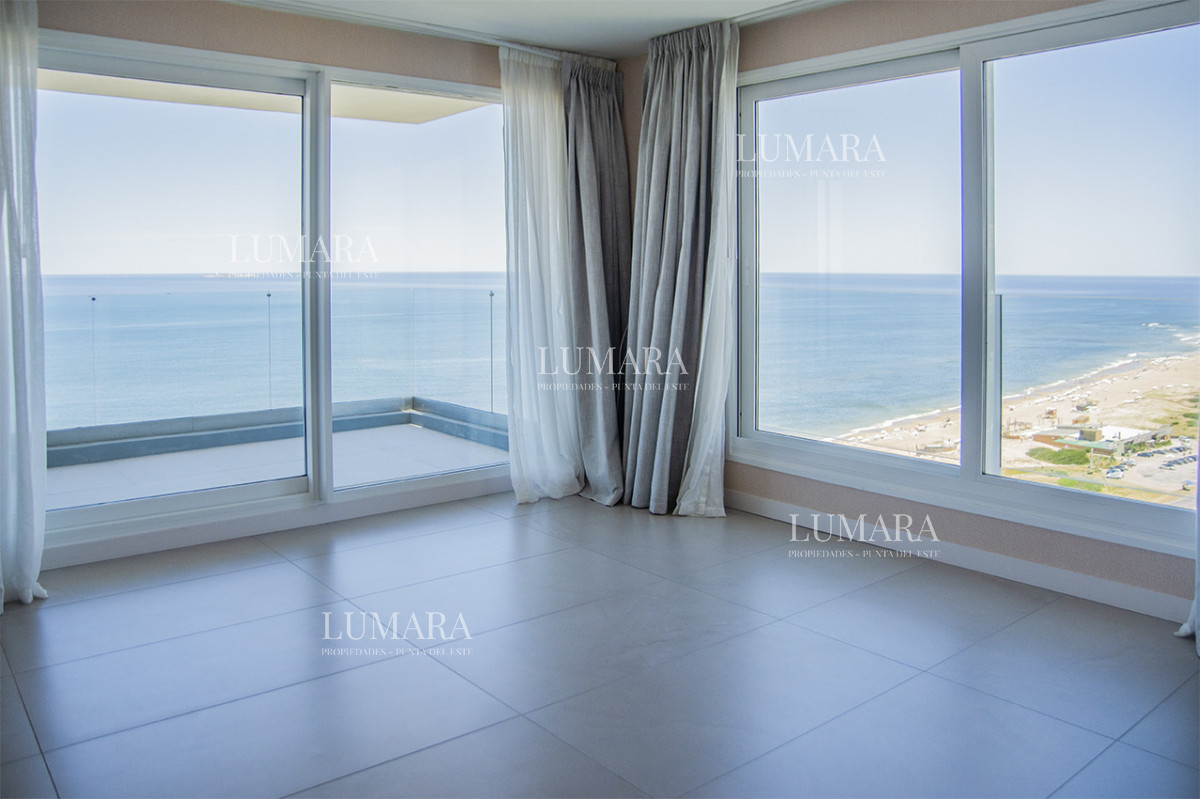 Apartamento ID.2845 - Espectacular planta en LE PARC III, Esquinero en venta