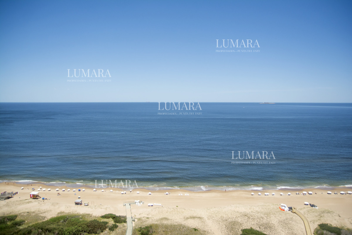 Apartamento ID.2845 - Espectacular planta en LE PARC III, Esquinero en venta