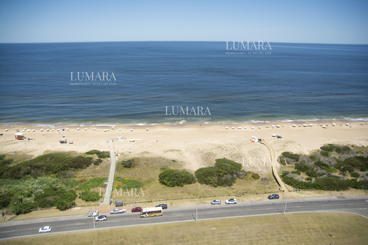 Apartamento ID.2845 - Espectacular planta en LE PARC III, Esquinero en venta