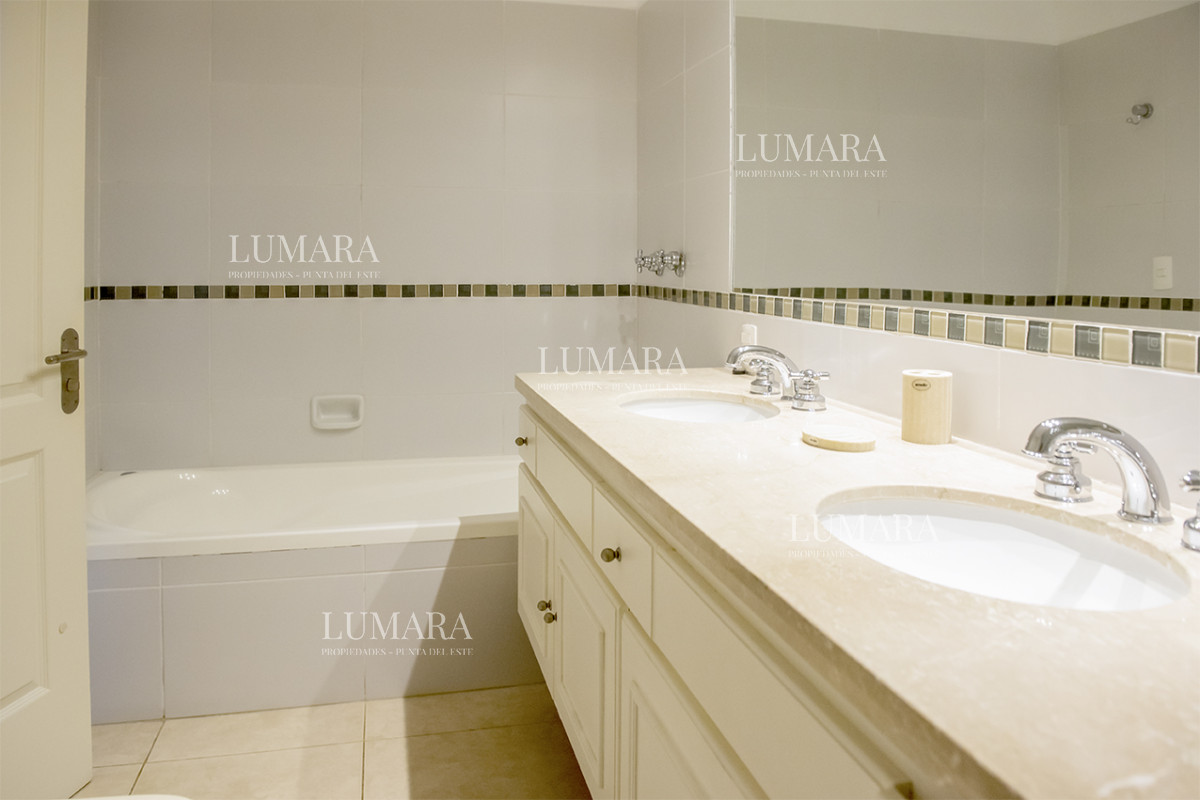 Apartamento ID.2740 - En venta Elegante apartamento en San Rafael, Punta del Este