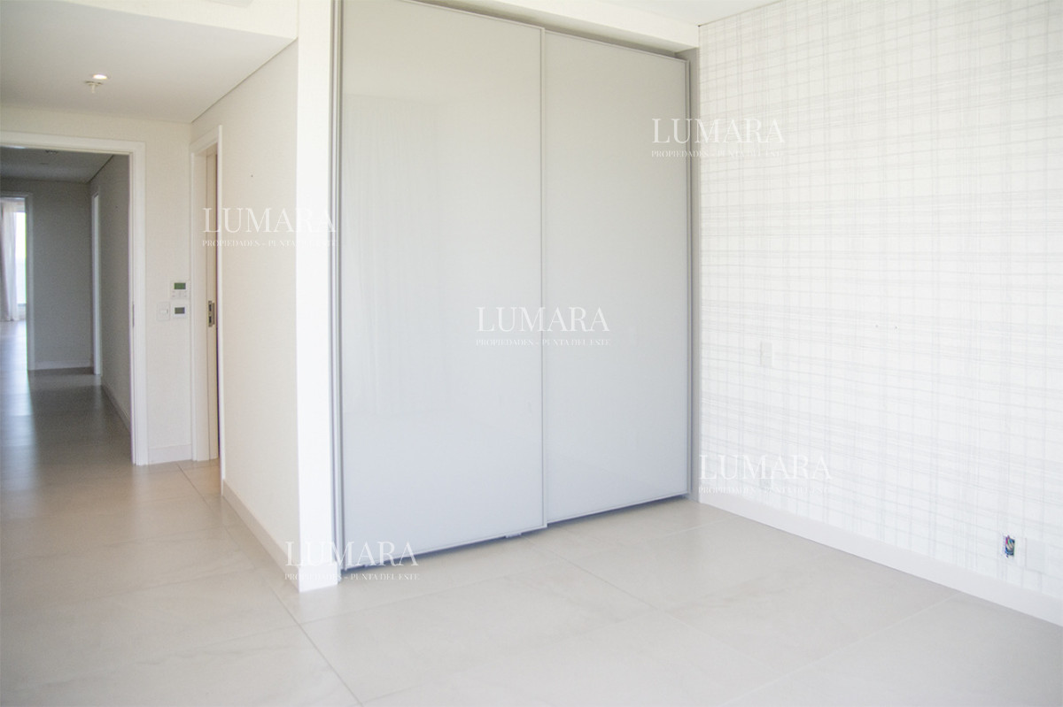 Apartamento ID.2845 - Espectacular planta en LE PARC III, Esquinero en venta