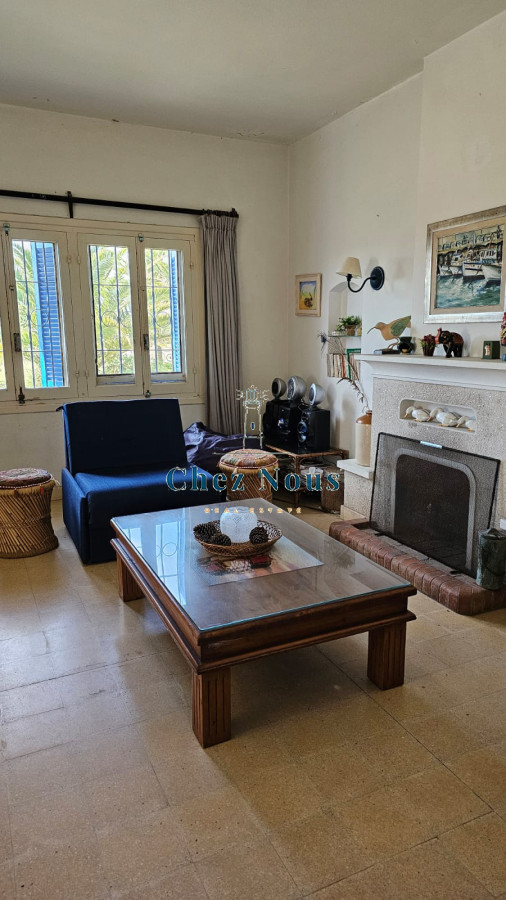 Casa ID.640 - Importante residencia frente al mar en venta.