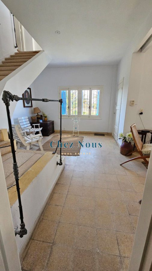 Casa ID.640 - Importante residencia frente al mar en venta.