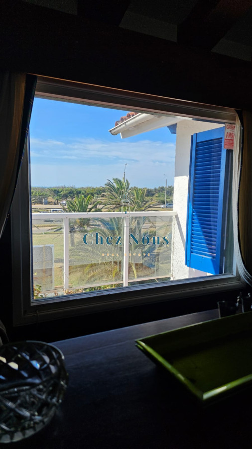 Casa ID.640 - Importante residencia frente al mar en venta.