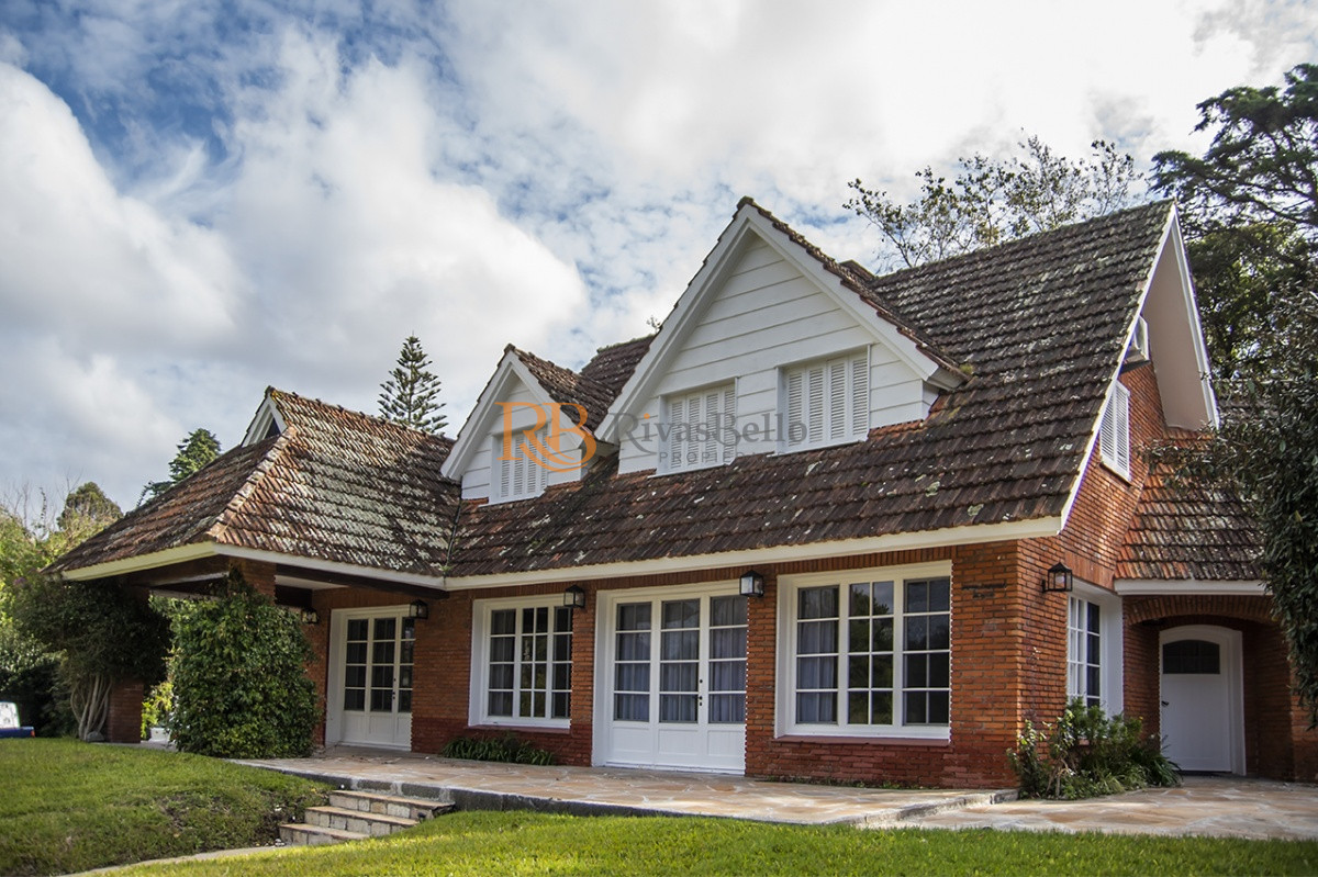 Casa ID.83 - Hermosísima casa en Golf, Punta del Este