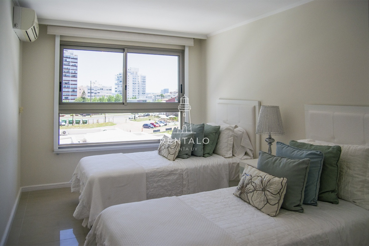 Apartamento ID.348 - Hermoso departamento en edificio Imperiale en alquiler, 3 dormitorios en suite