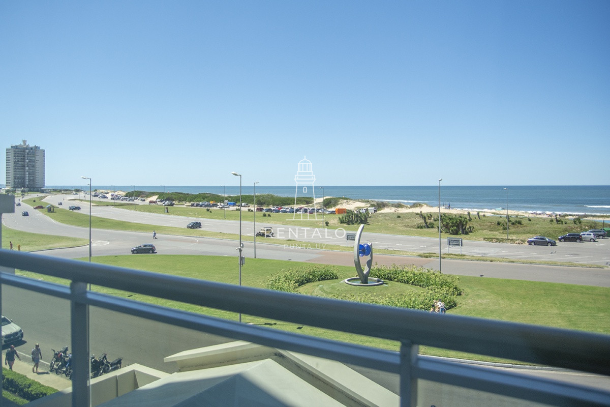 Apartamento ID.348 - Hermoso departamento en edificio Imperiale en alquiler, 3 dormitorios en suite