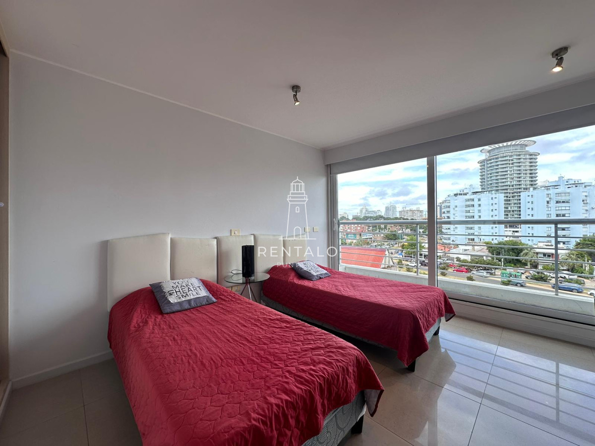 Apartamento ID.1042 - Apartamento en venta de 3 dormitorios playa mansa 