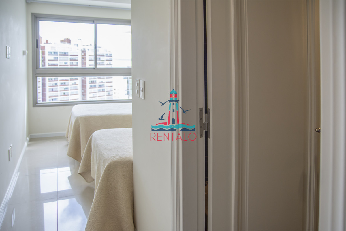 Apartamento ID.345 - Departamento de 2 dormitorios en venta en Imperiale Punta del este 