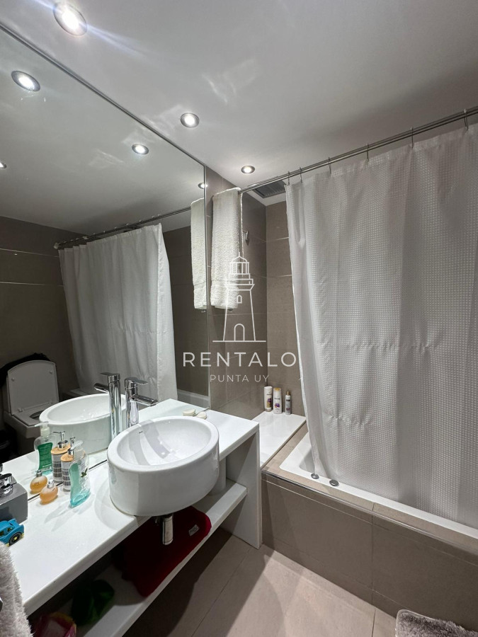 Apartamento ID.1042 - Apartamento en venta de 3 dormitorios playa mansa 