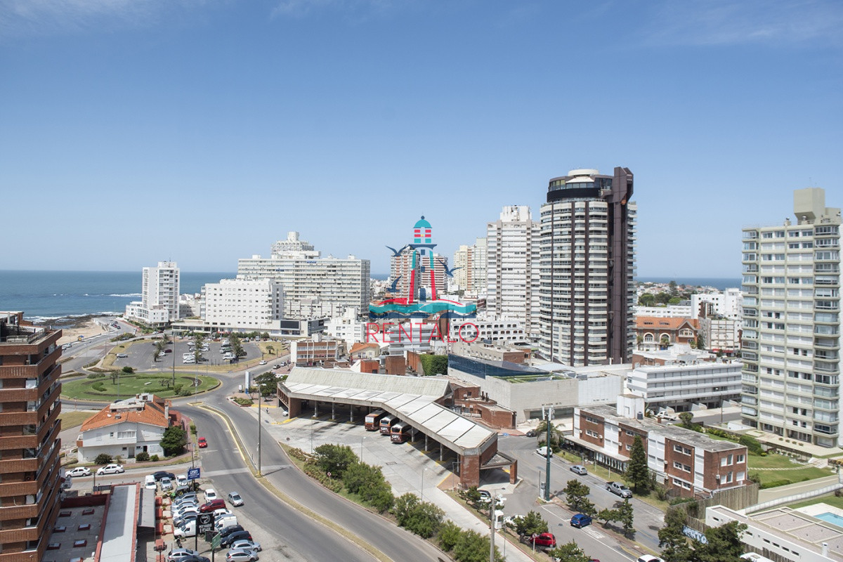 Apartamento ID.346 - Apartamento de 2 dormitorios en Torre Imperiale , Punta del este , Playa Brava 