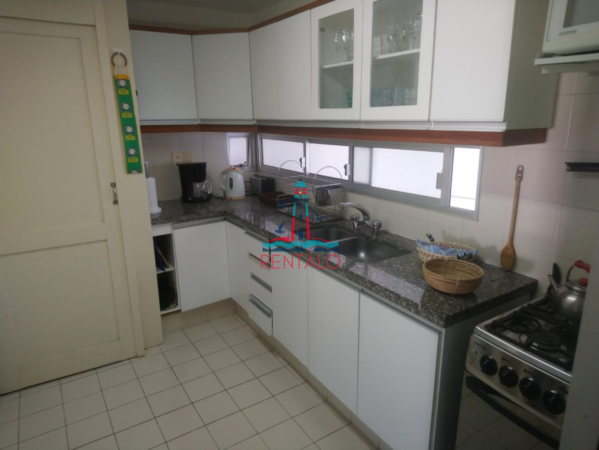 Apartamento ID.499 - Apartamento en venta  de 3 dormitorios en Edificio Torre Marina, Punta del este 