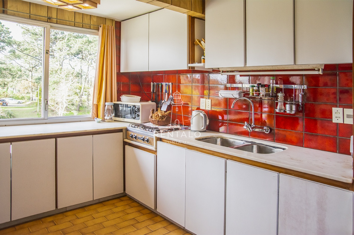 Apartamento ID.859 - Apartamento en venta de 2 dormitorios en Parada 18 de Av. Roosevelt, Punta del Este