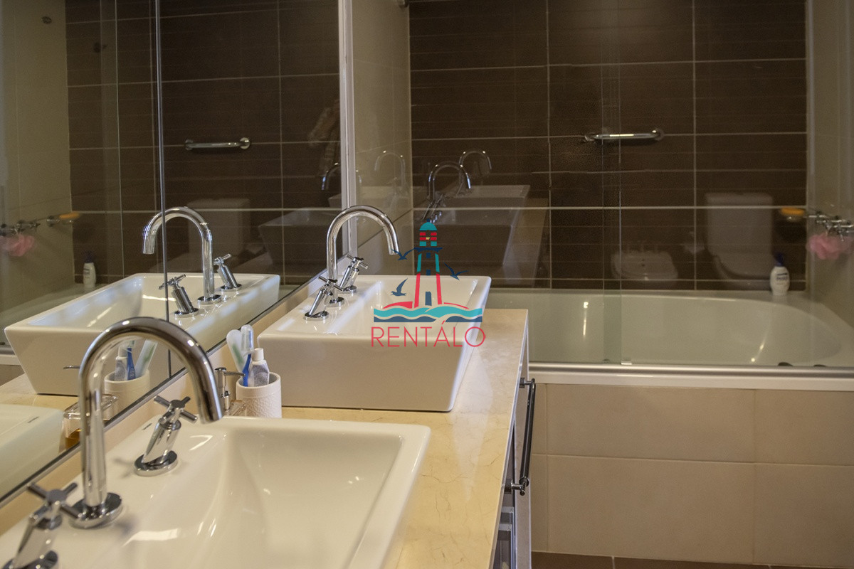 Apartamento ID.346 - Apartamento de 2 dormitorios en Torre Imperiale , Punta del este , Playa Brava 