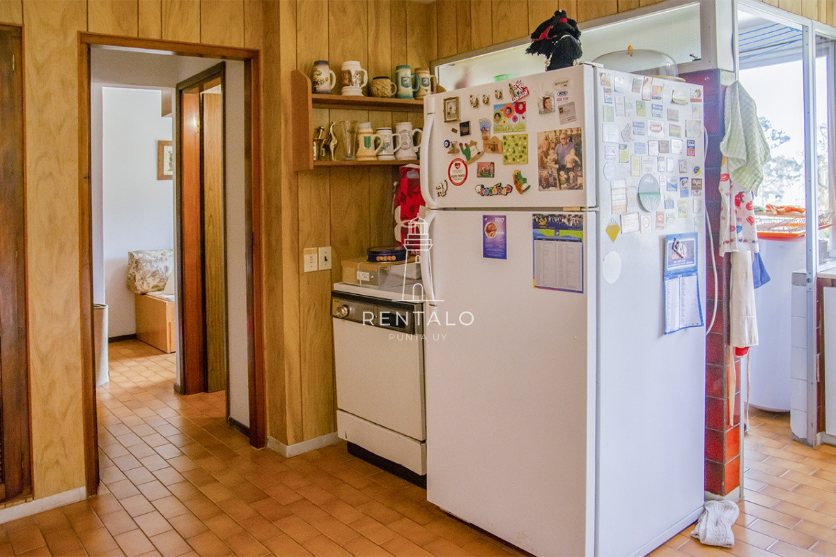 Apartamento ID.859 - Apartamento en venta de 2 dormitorios en Parada 18 de Av. Roosevelt, Punta del Este