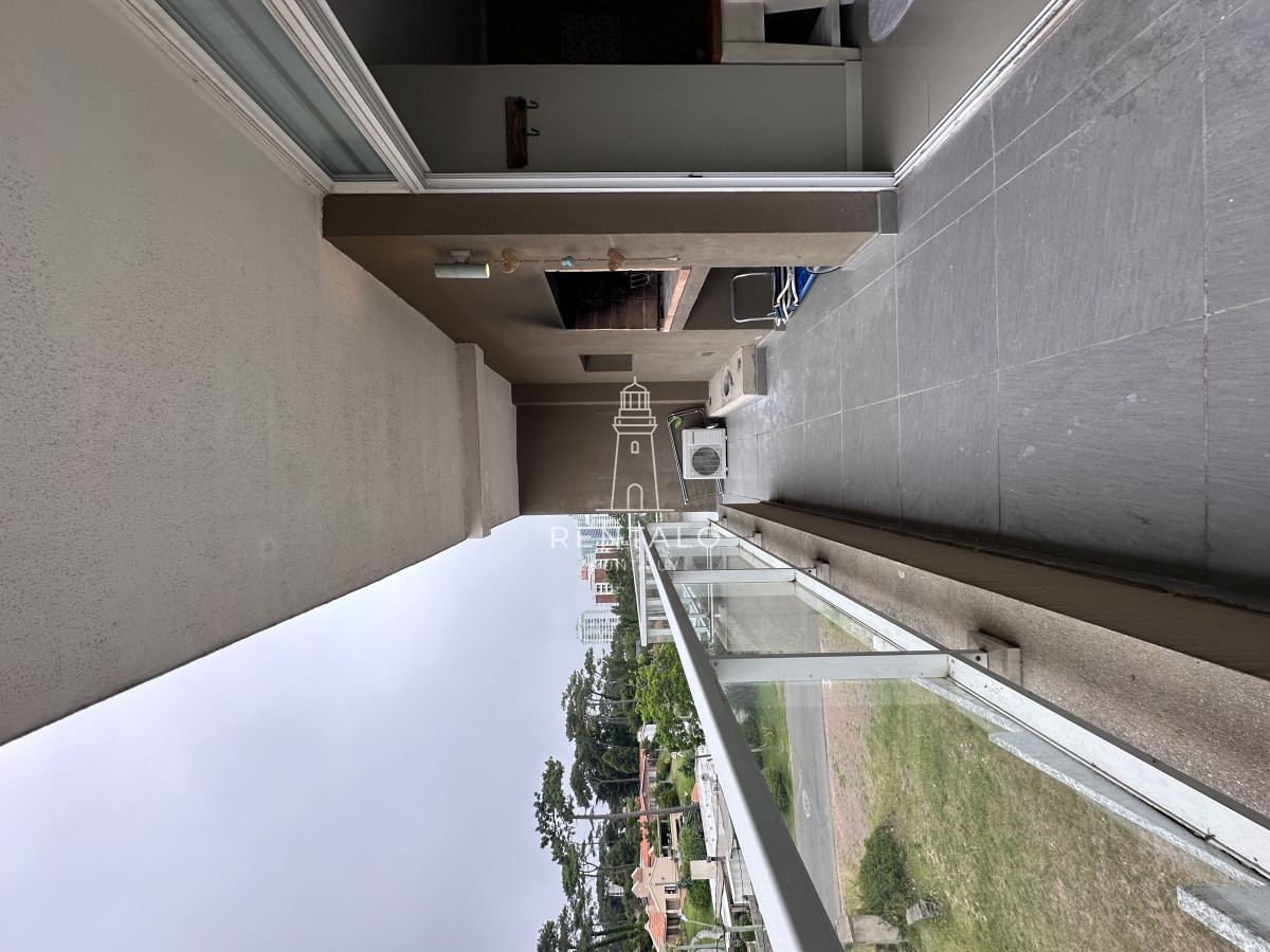 Apartamento ID.937 - Vende apartamento en playa mansa de 1 dormitorio con parrillero, Punta del Este 