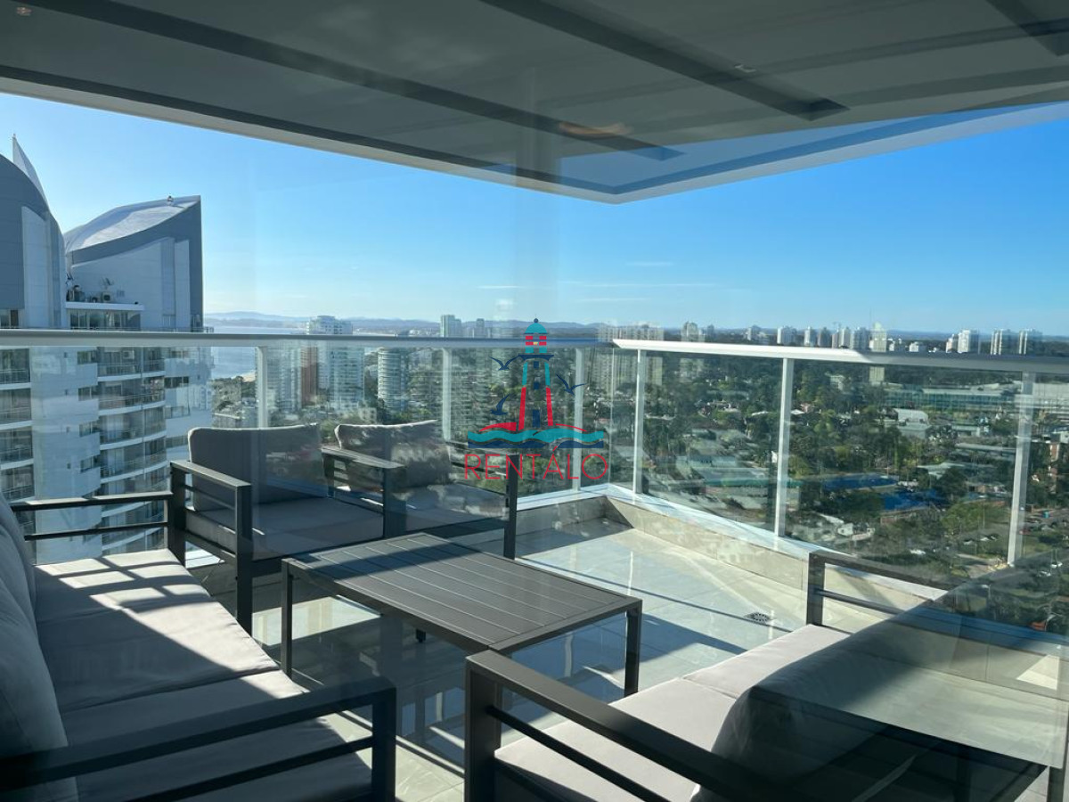 Apartamento ID.338 - Penthouse en punta del este en venta 4 dormitorios