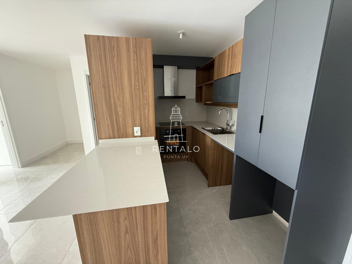 Apartamento ID.1014 - Apartamento en venta 1 dormitorio y medio en Punta del este a estrenar Full amenities 