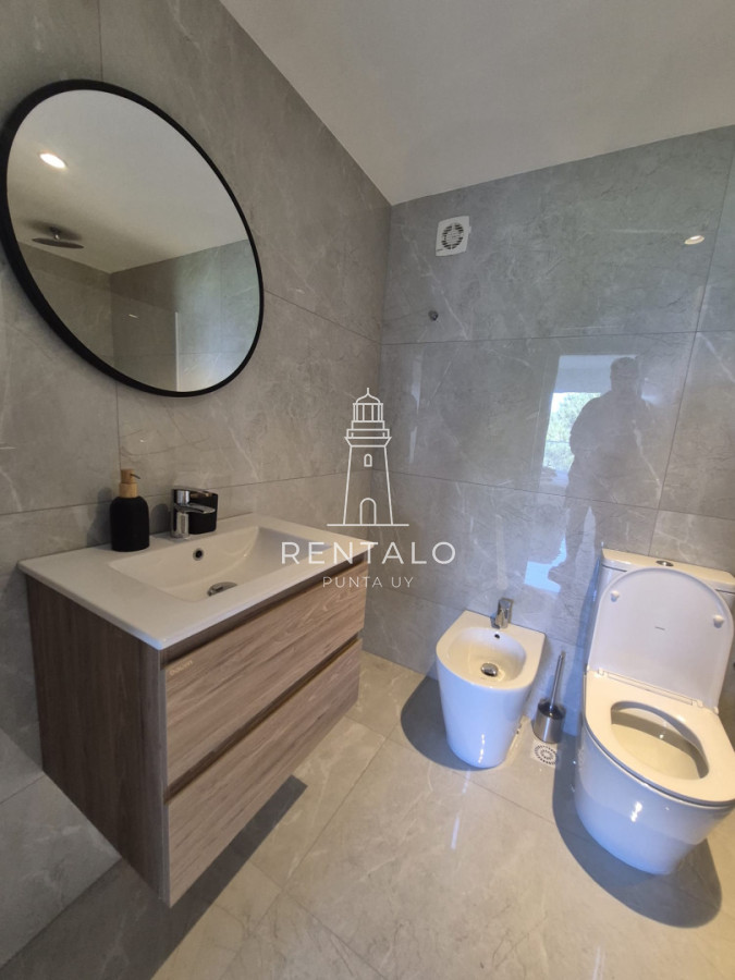 Apartamento ID.848 - Apartamento en alquiler anual de 2 dormitorios en punta del este full amenities