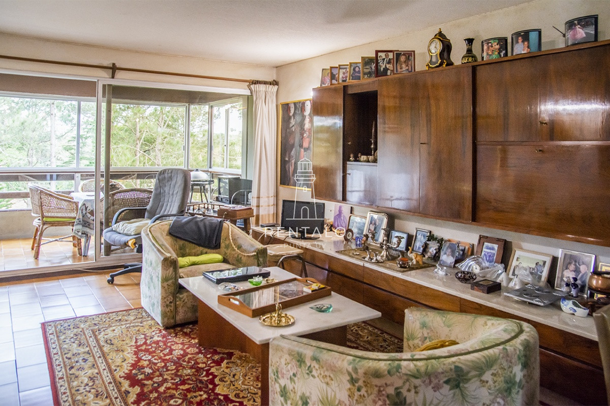 Apartamento ID.859 - Apartamento en venta de 2 dormitorios en Parada 18 de Av. Roosevelt, Punta del Este