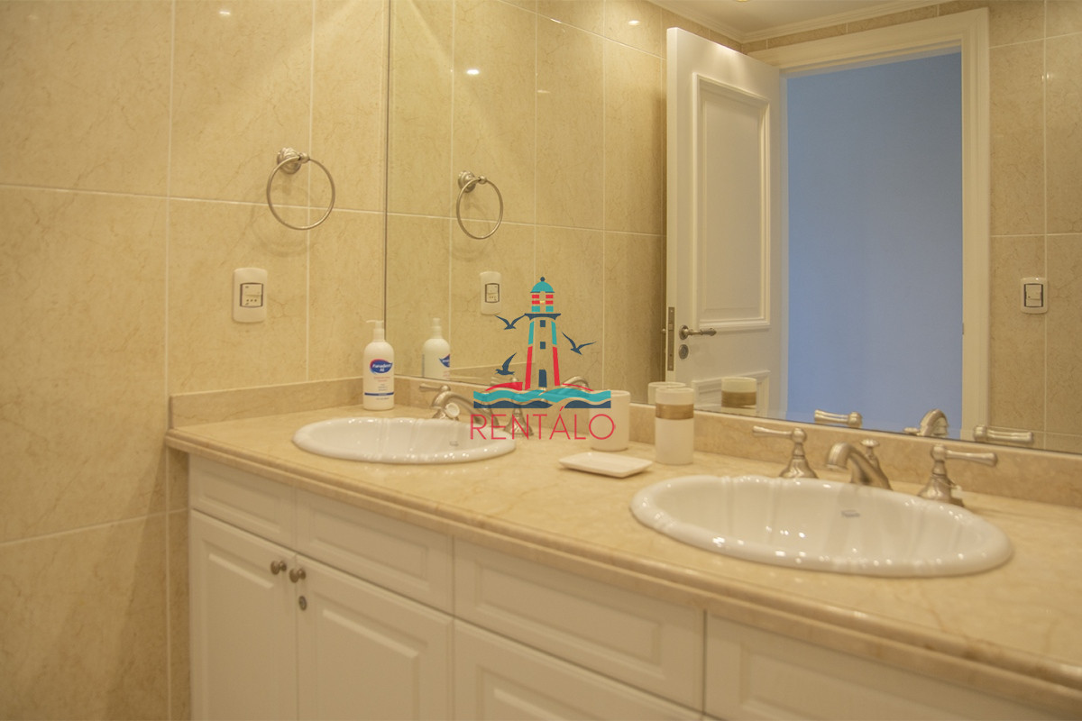 Apartamento ID.339 - Departamento de 3 dormitorios en venta con vista directa al mar, Torre Le Jardin , Punta del Este 