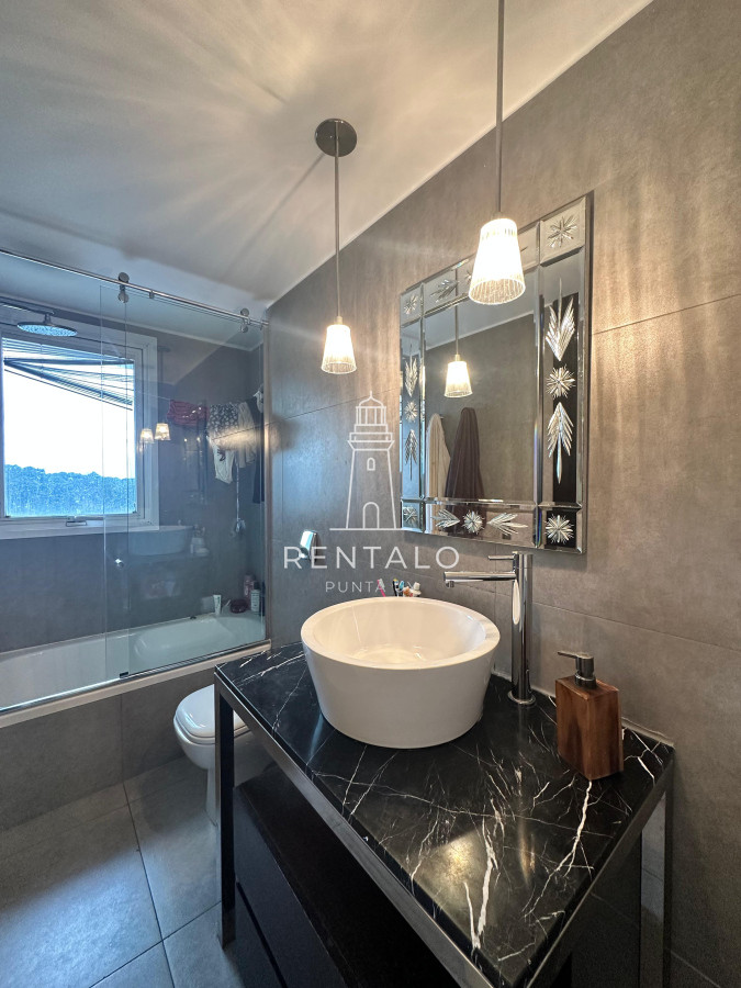 Apartamento ID.855 - Apartamento en venta de 2 dormitorios en Punta del este con amenities 