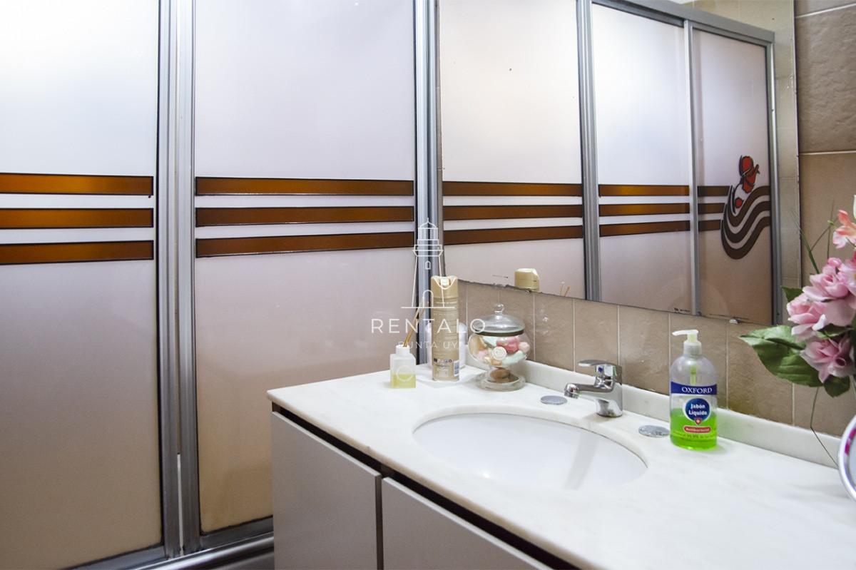 Apartamento ID.859 - Apartamento en venta de 2 dormitorios en Parada 18 de Av. Roosevelt, Punta del Este