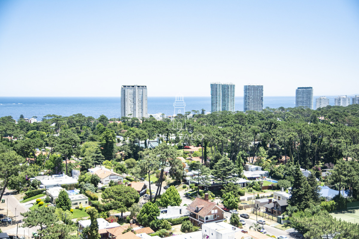 Apartamento ID.857 - Vende apto de 2 dormitorios con vista al mar en Punta del este
