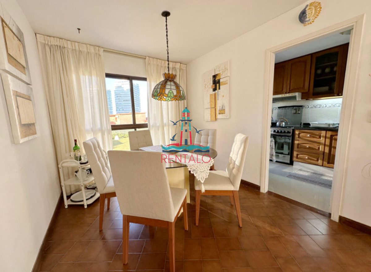 Apartamento ID.594 - Vende Apartamento frente al mar en Brava, Punta del Este de 2 dormitorios.