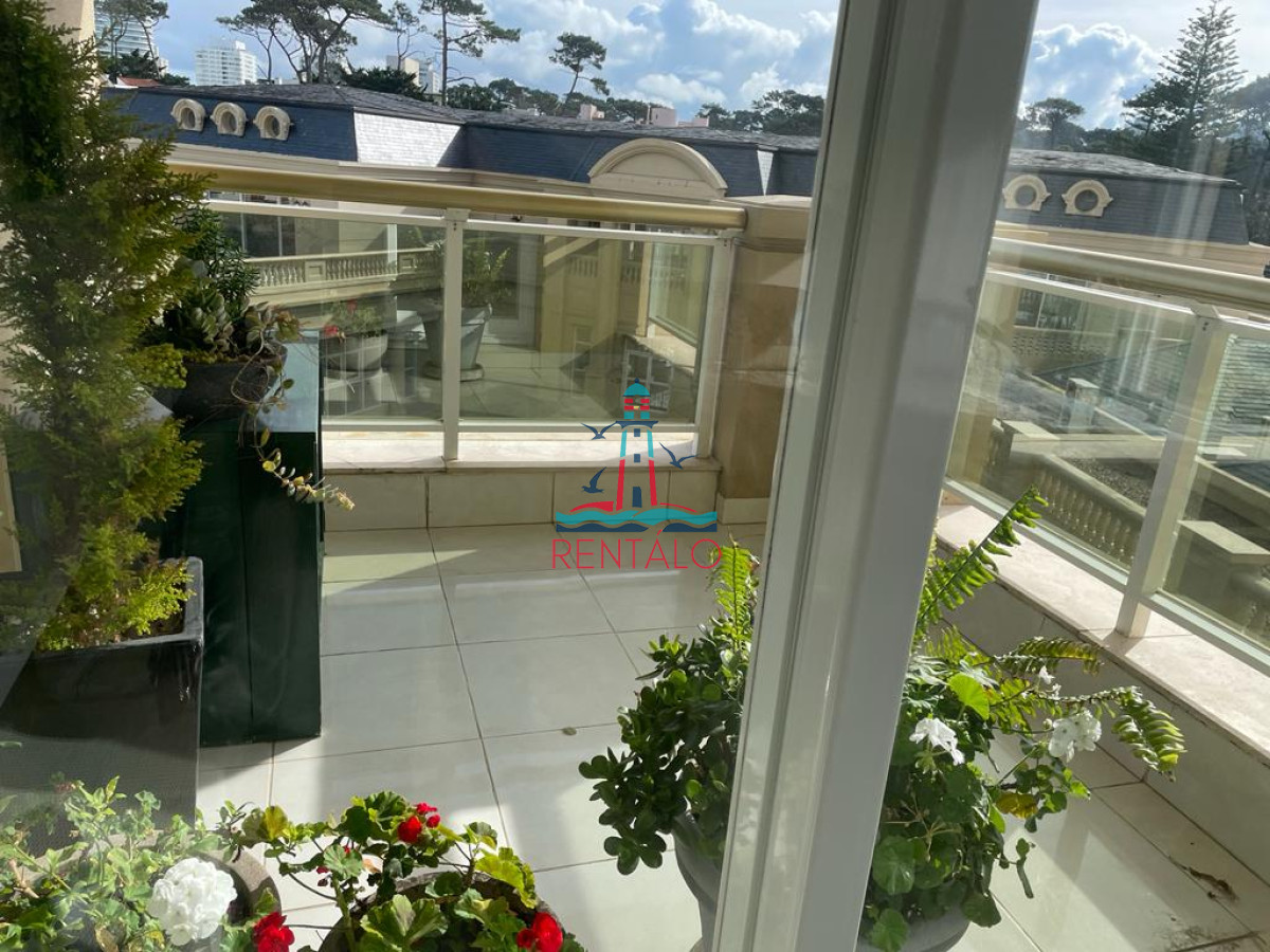 Apartamento ID.340 - Apartamento en venta en Mansa, Punta del Este de 3 dormitorios en suite.