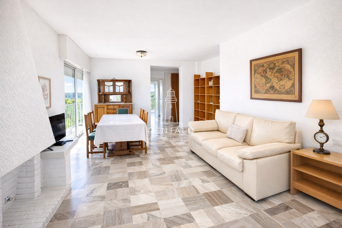 Apartamento ID.944 - En venta apartamento de 2 dormitorios y medio, esquinero en Arcobaleno, Punta del Este