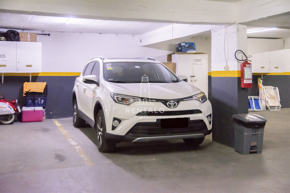 Apartamento ID.857 - Vende apto de 2 dormitorios con vista al mar en Punta del este