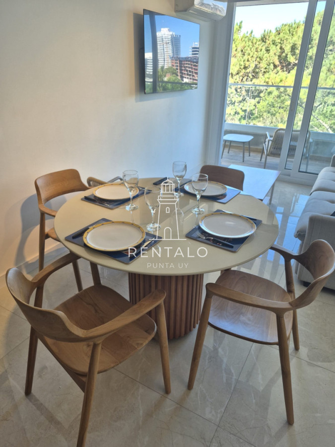 Apartamento ID.848 - Apartamento en alquiler anual de 2 dormitorios en punta del este full amenities