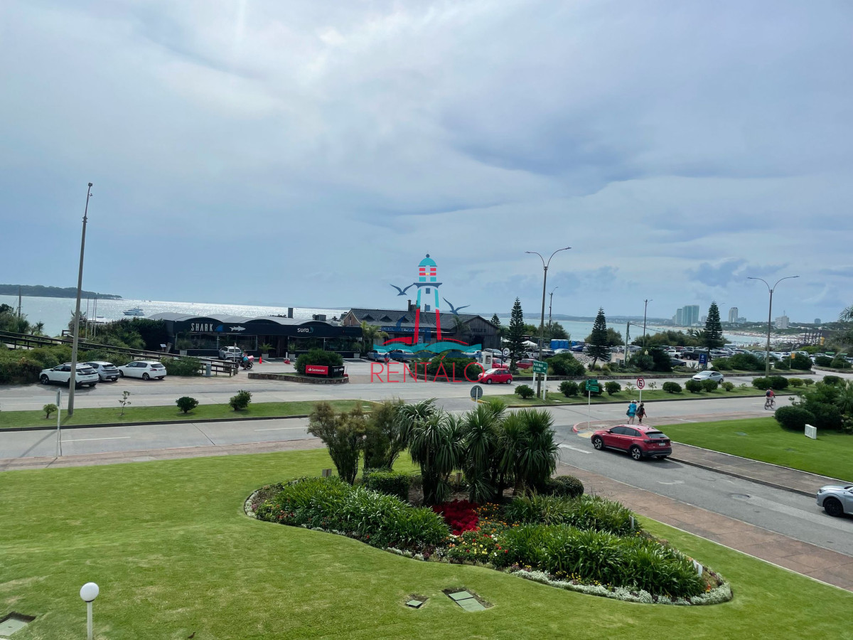 Apartamento ID.450 - Hermoso Departamento de 3 dormitorios en venta frente al mar. 