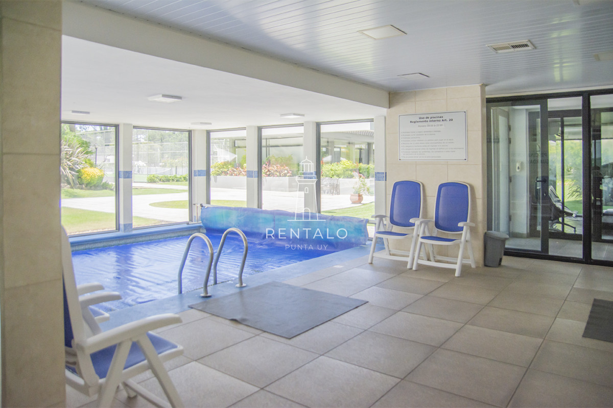 Apartamento ID.857 - Vende apto de 2 dormitorios con vista al mar en Punta del este