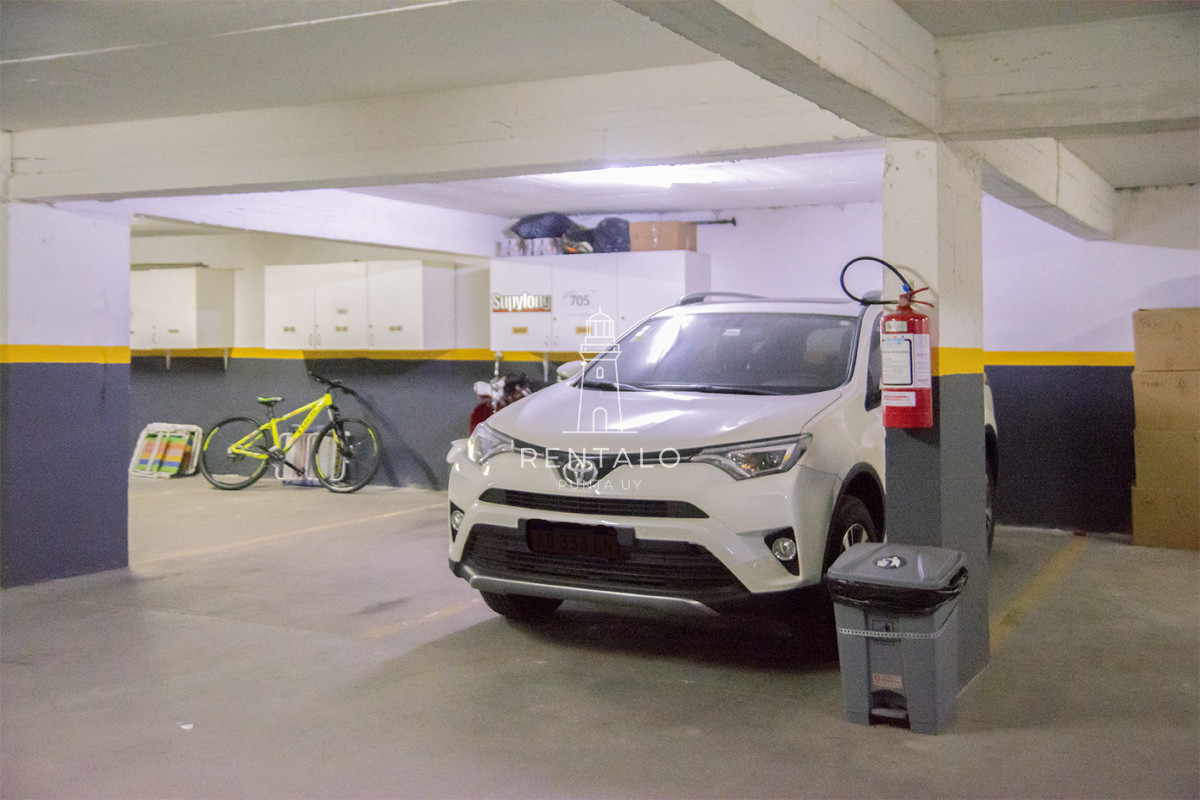 Apartamento ID.857 - Vende apto de 2 dormitorios con vista al mar en Punta del este