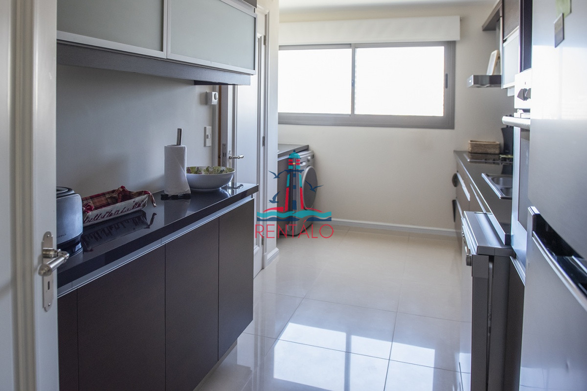 Apartamento ID.346 - Apartamento de 2 dormitorios en Torre Imperiale , Punta del este , Playa Brava 