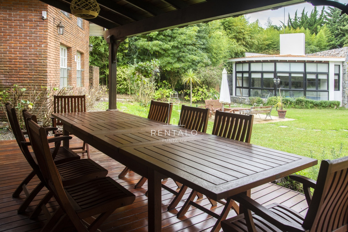 Casa ID.896 - Casa en Venta 7 dormitorios en Punta del este Golf