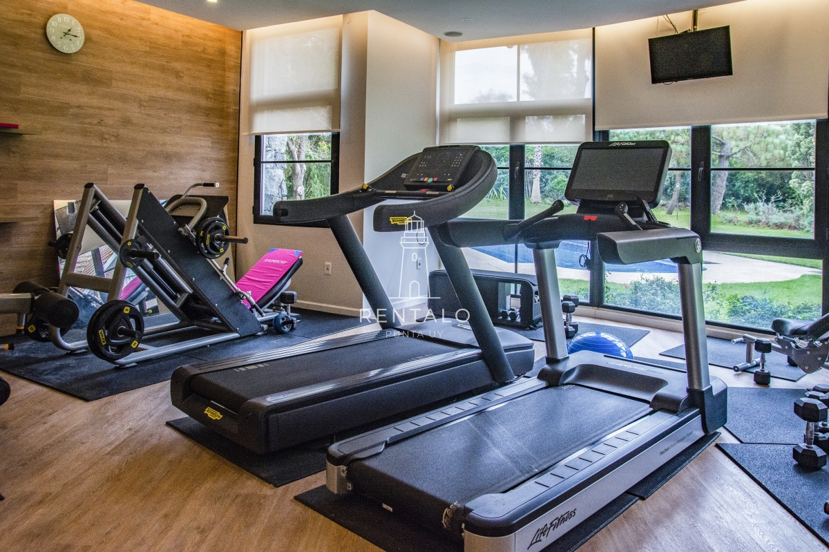 Casa ID.896 - Casa en Venta 7 dormitorios en Punta del este Golf